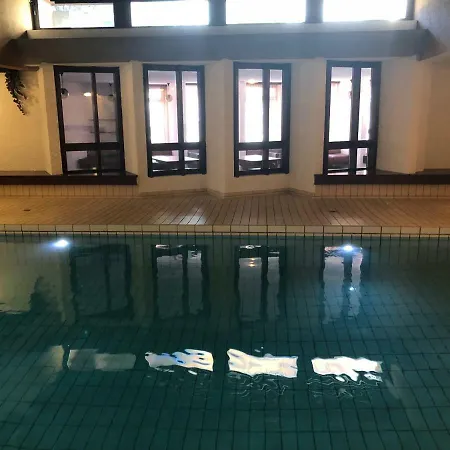 Unique Alpic Style In The Heart Of דירה