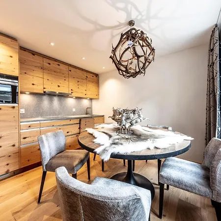 Unique Alpic Style In The Heart Of Apartment *